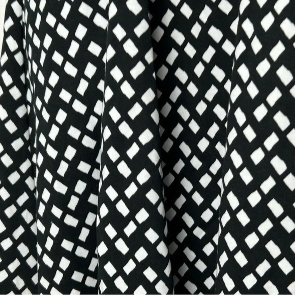New York & Company Black/White Square Shapes Swing Dress Small‎